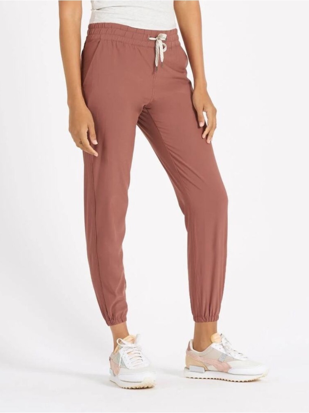 Vuori Weekend Jogger Drawstring Elastic Waist Sweatpants Terracotta Red Sz Med
